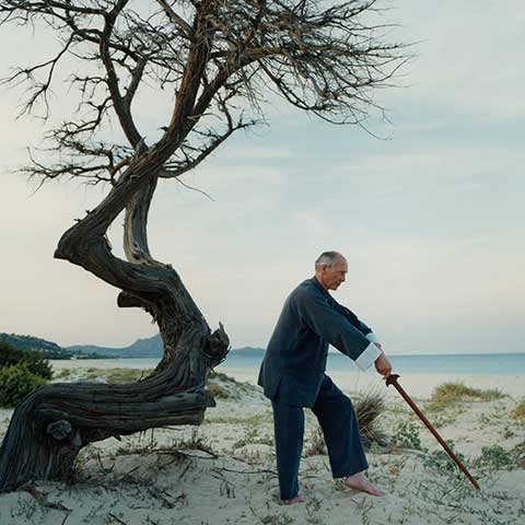 Richard Sämmer bei der Schwertform am Strand - Foto: Robert Fischer